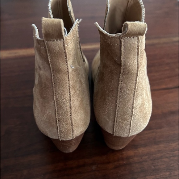 Torrid Tan Faux Leather V-Cut Booties Size 8 - Picture 5 of 9